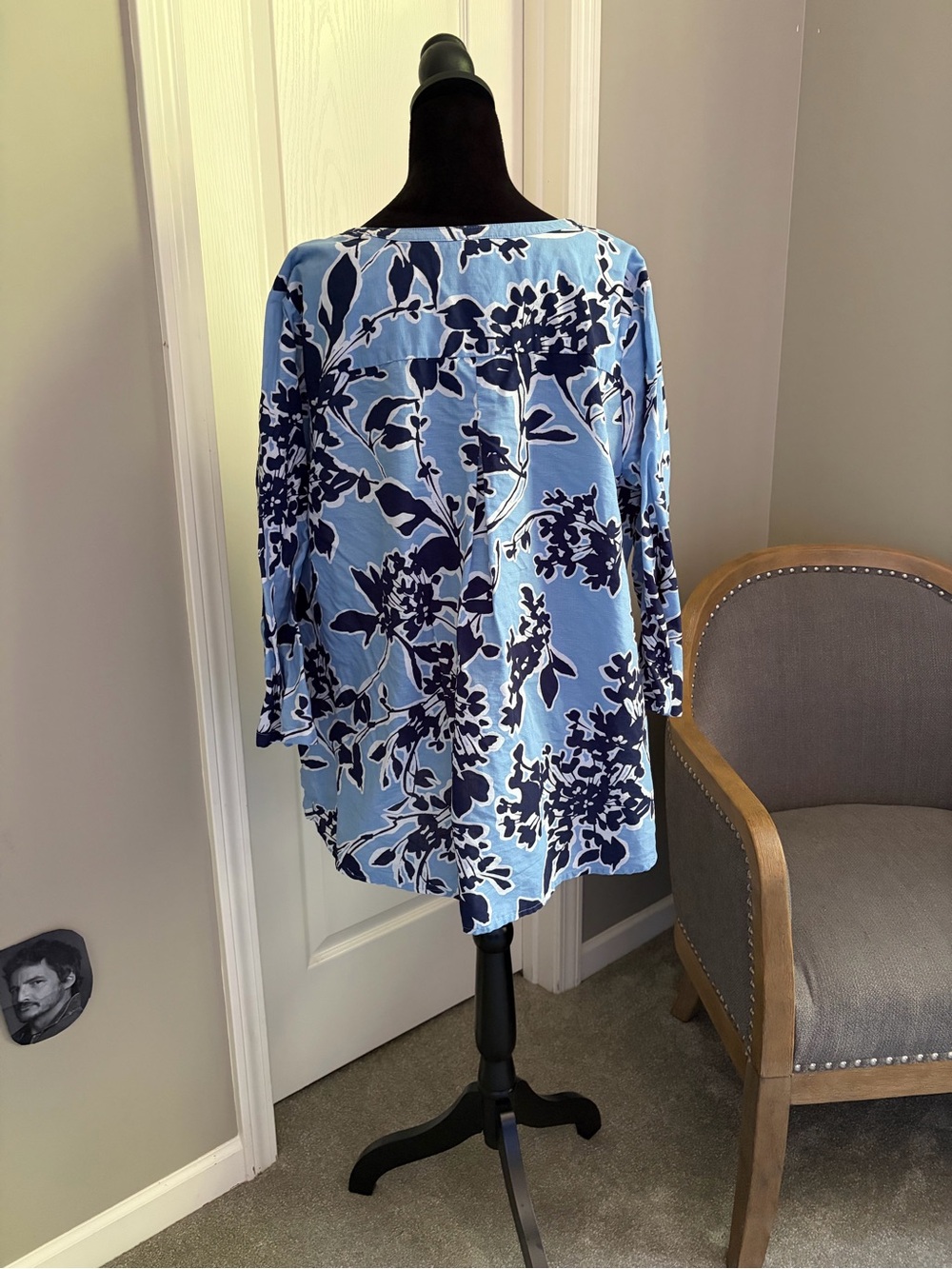 St. John's Bay Navy and Light Blue Floral Shirt - Picture 3 of 6